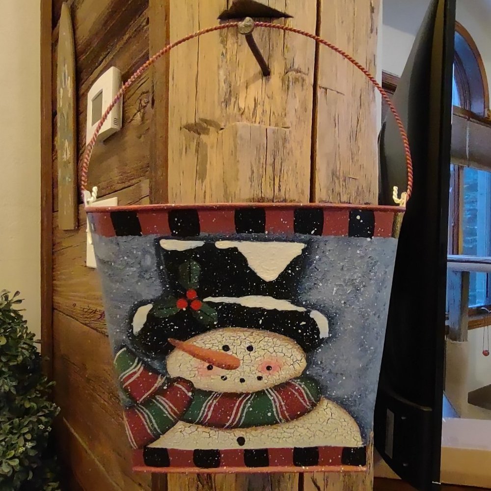 Snowman Metal Wall Basket Decor